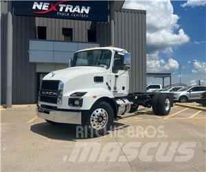 Mack MD642 Chassis met cabine
