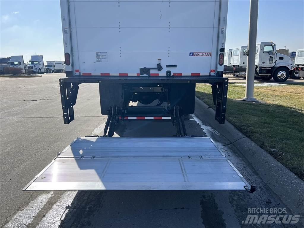 Mack MD642 Trekkers
