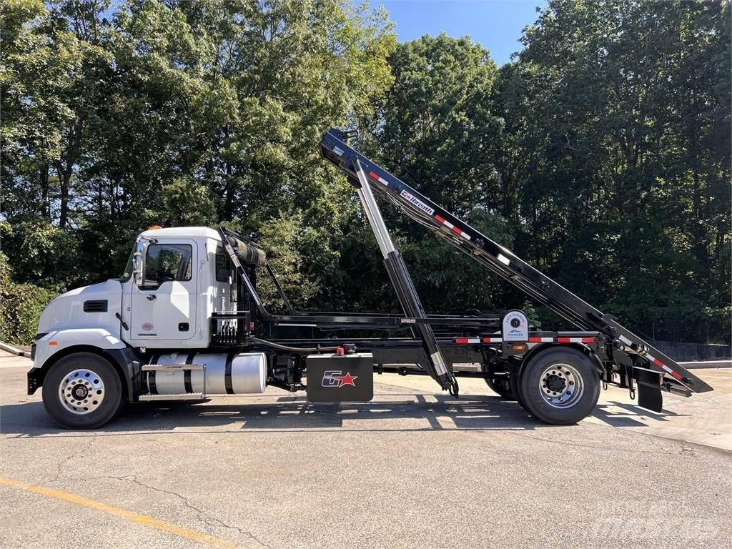 Mack MD7 42R Chassis met cabine