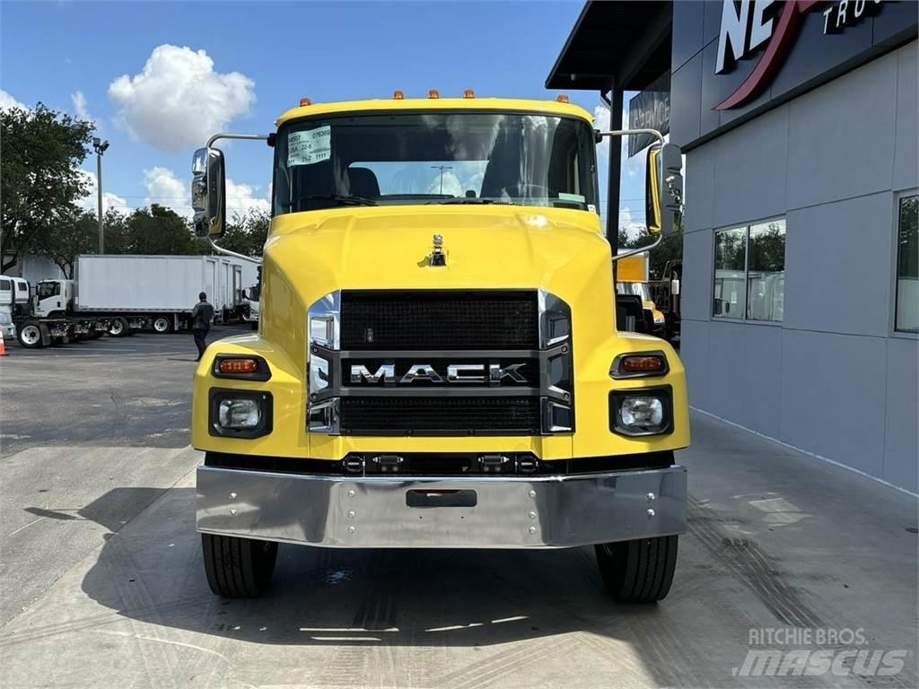 Mack MD7 42R Bosbouw - Overige