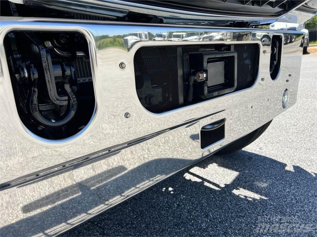 Mack PI64T Trekkers