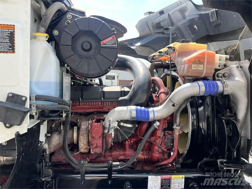 Mack PI64T Trekkers