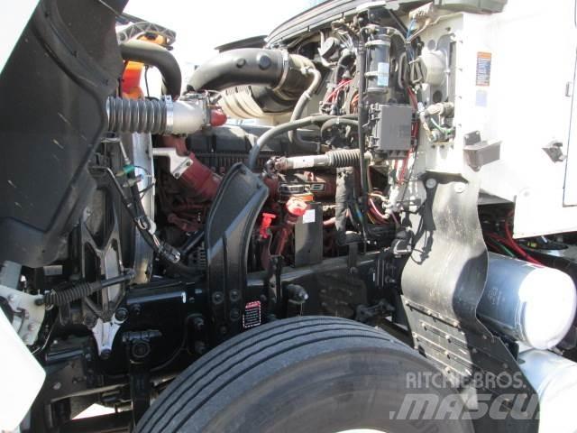 Mack PI64T Trekkers