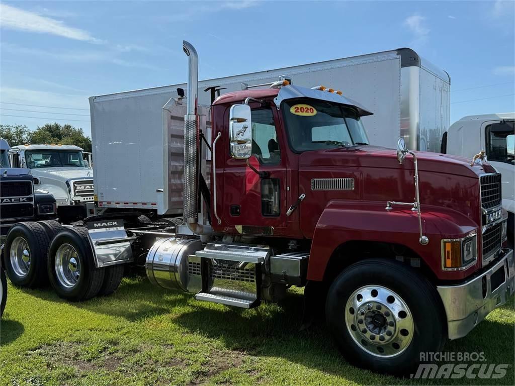 Mack PI64T Trekkers