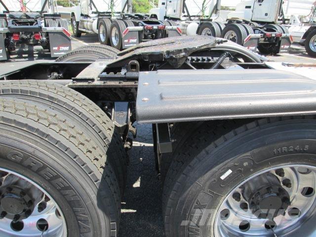 Mack PI64T Trekkers