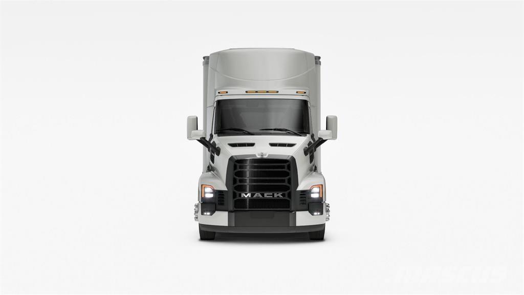 Mack PR64T Trekkers