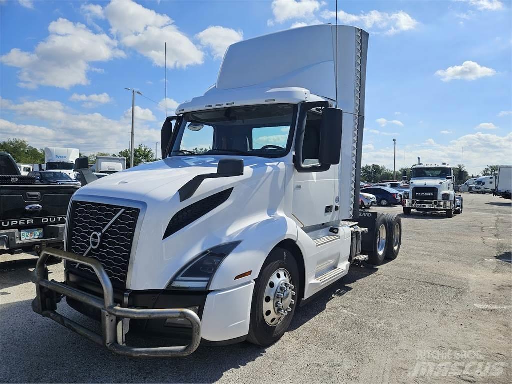 Volvo VNL62T300 Trekkers