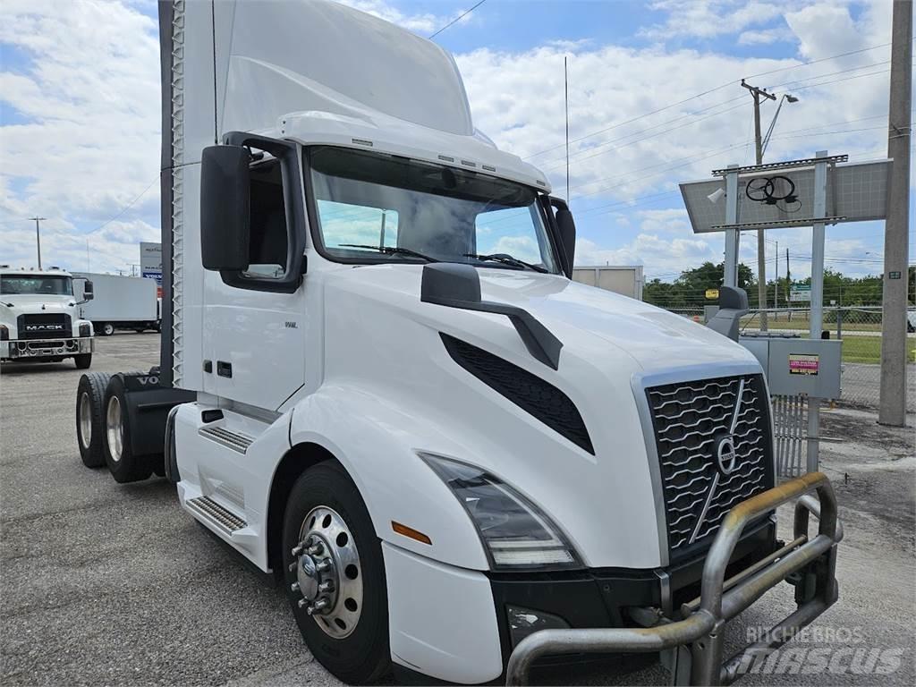 Volvo VNL62T300 Trekkers