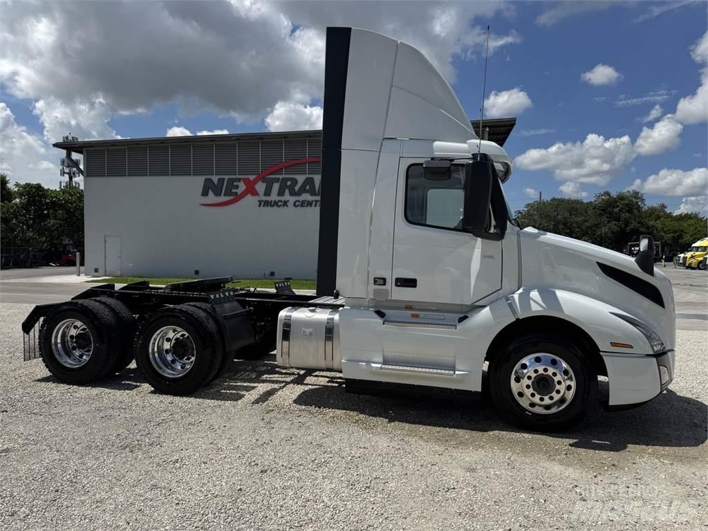 Volvo VNL64T300 Trekkers