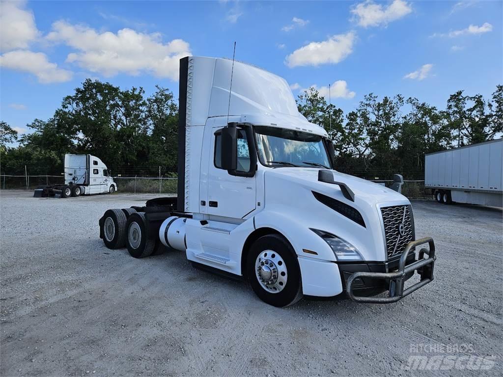 Volvo VNL64T300 Trekkers