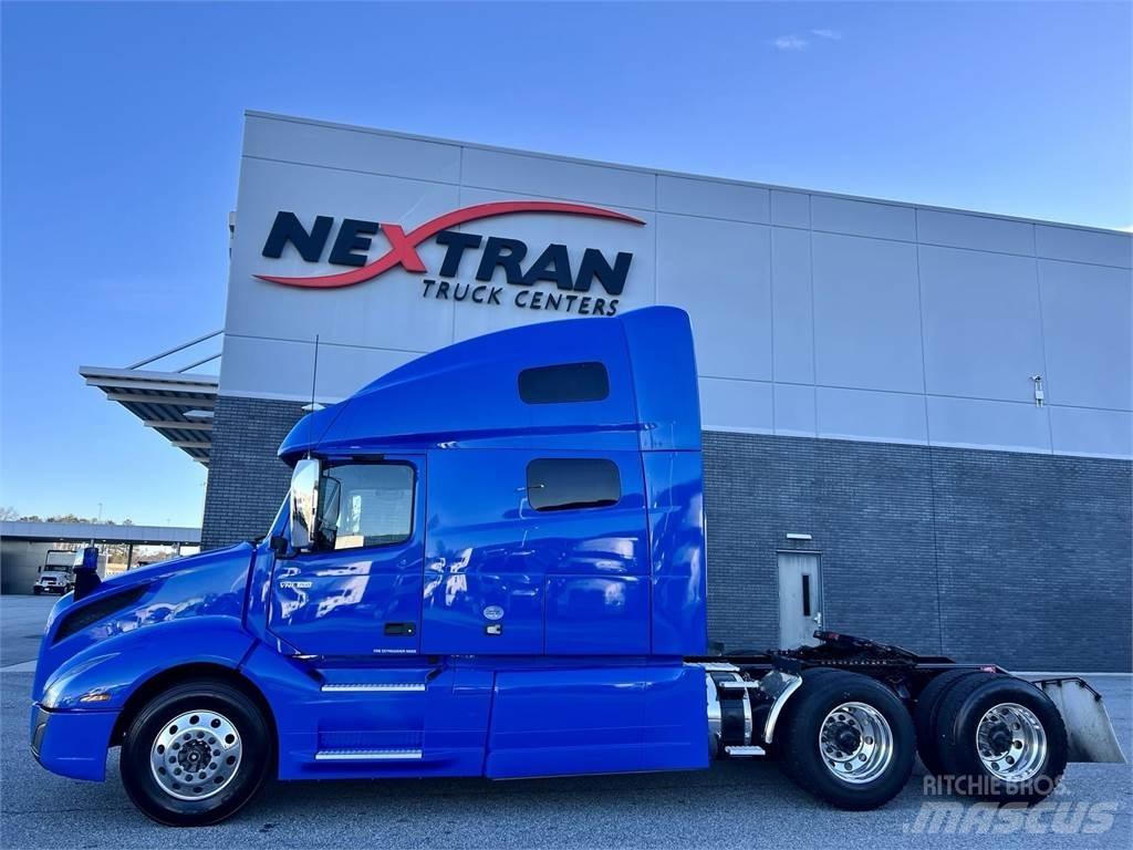 Volvo VNL64T760 Trekkers