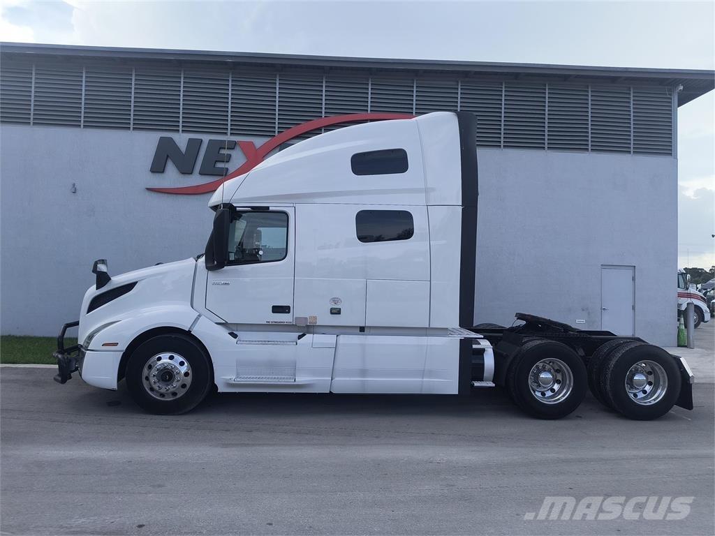 Volvo VNL64T760 Trekkers
