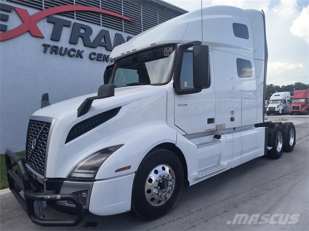 Volvo VNL64T760 Trekkers