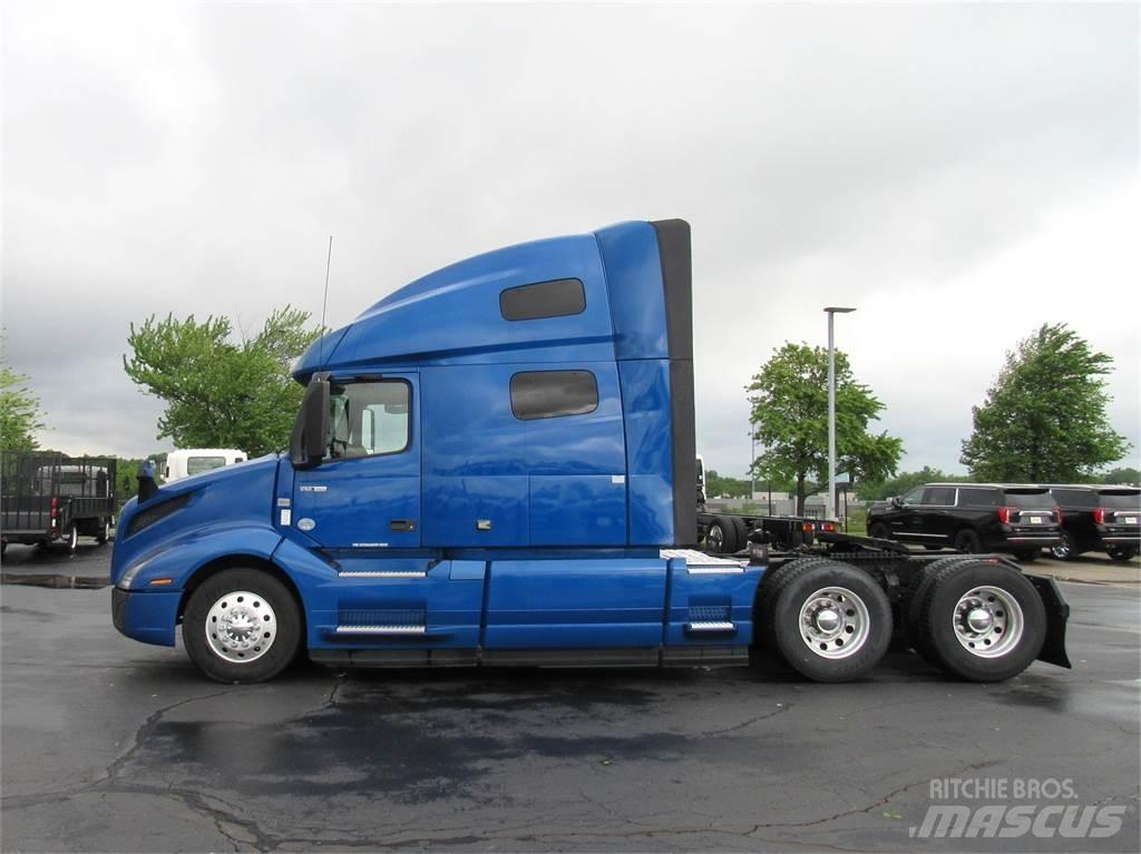 Volvo VNL64T760 Trekkers