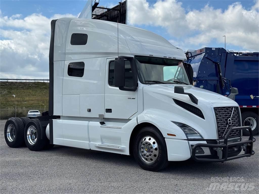 Volvo VNL64T760 Trekkers