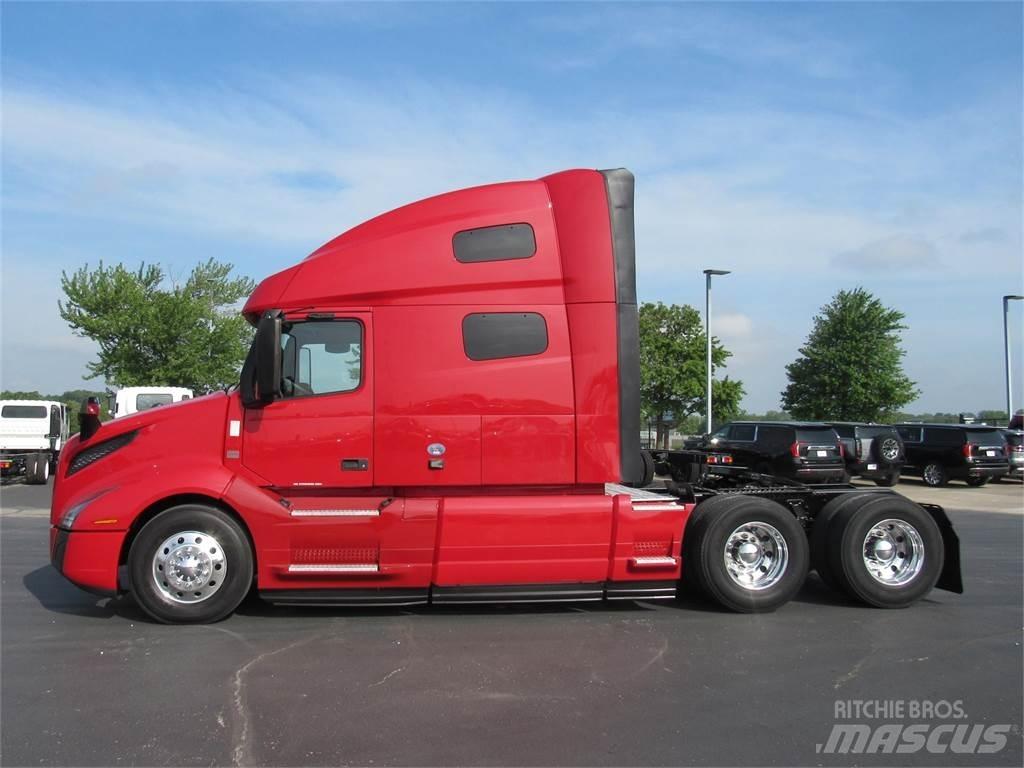 Volvo VNL64T760 Trekkers