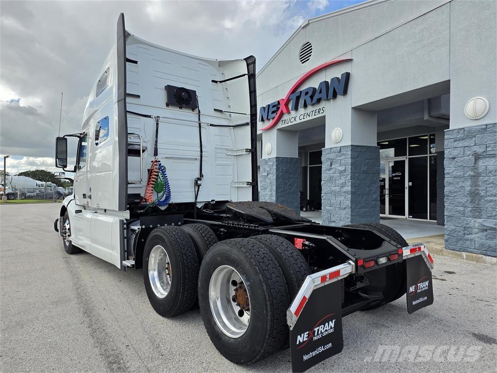 Volvo VNL64T760 Trekkers