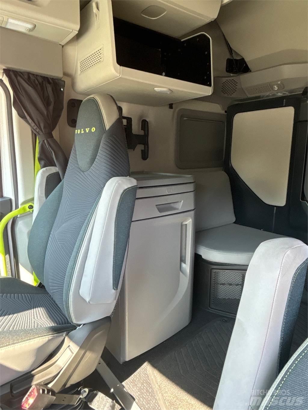 Volvo VNL64T860 Trekkers