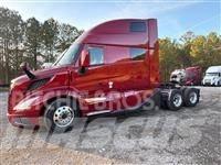 Volvo VNL64T860 Trekkers