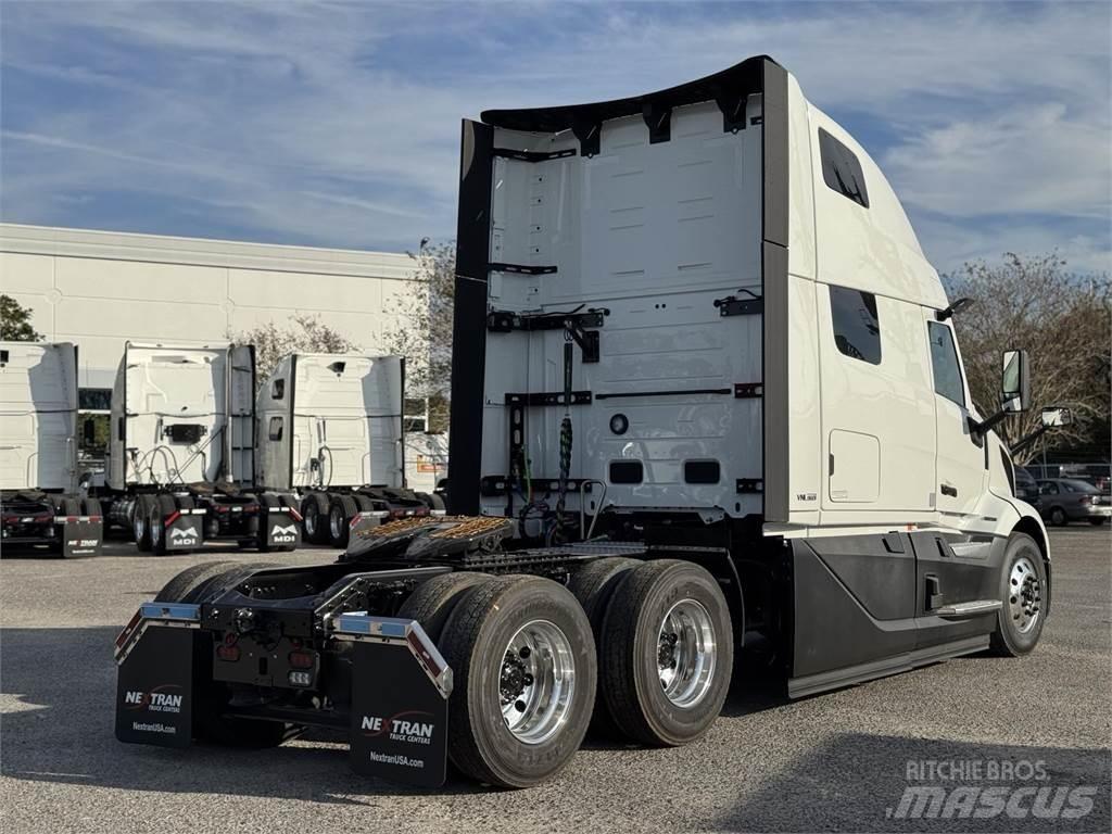 Volvo VNL64T860 Trekkers