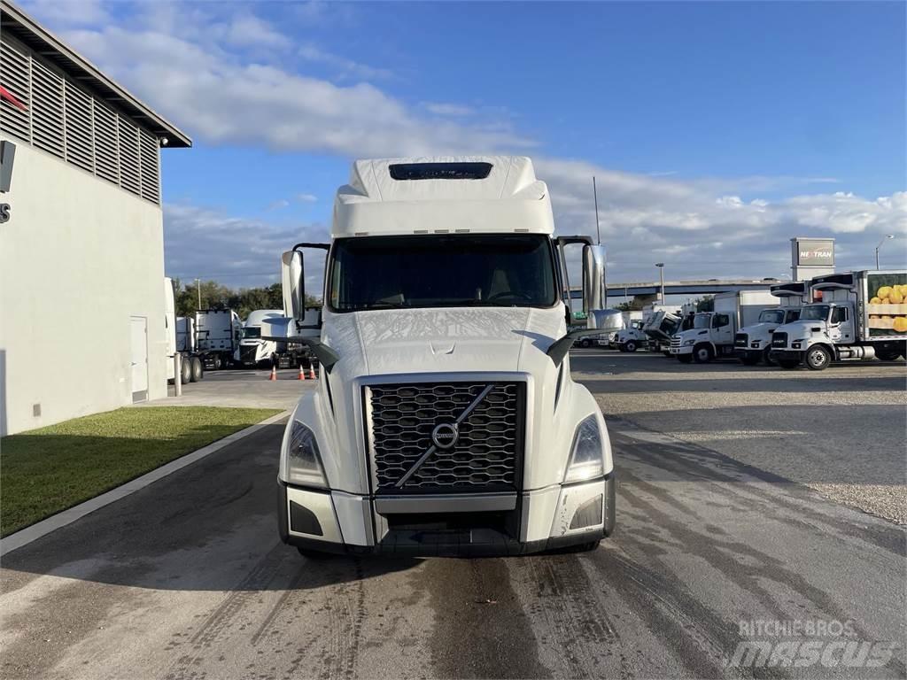 Volvo VNL64T860 Trekkers