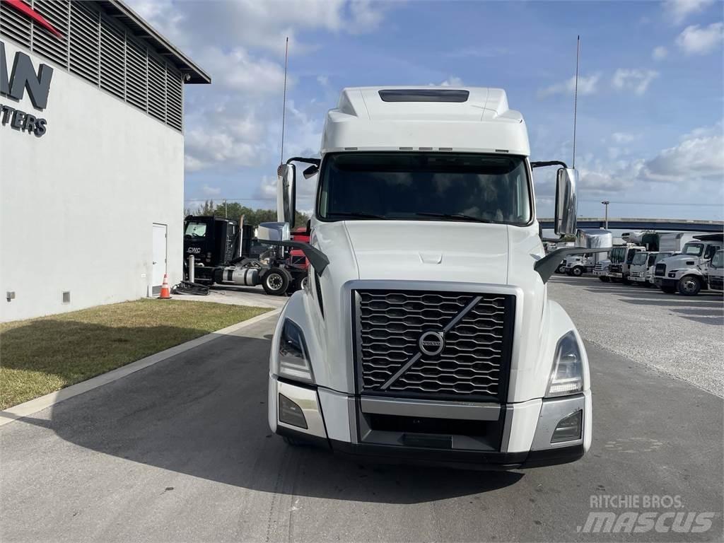 Volvo VNL64T860 Trekkers