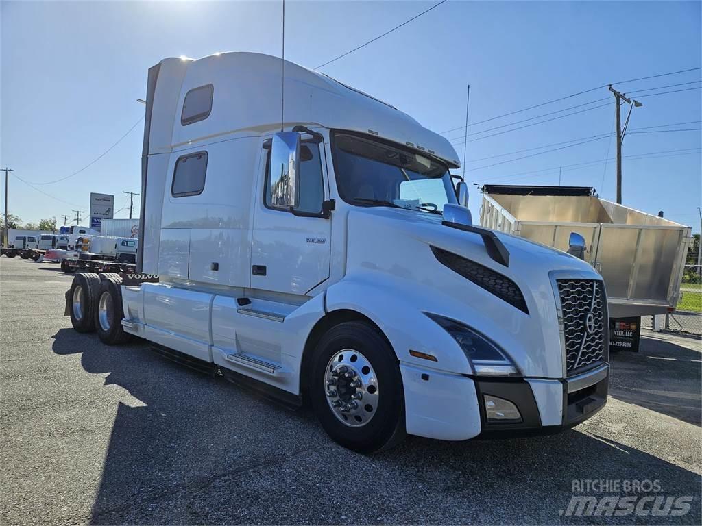 Volvo VNL64T860 Trekkers