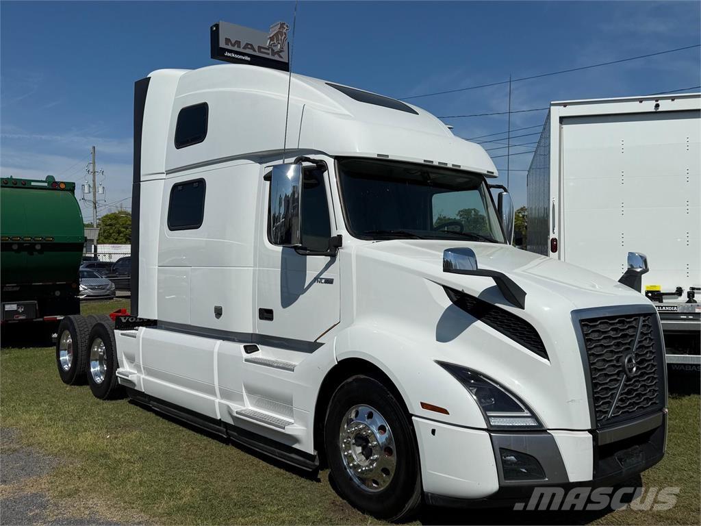 Volvo VNL64T860 Trekkers