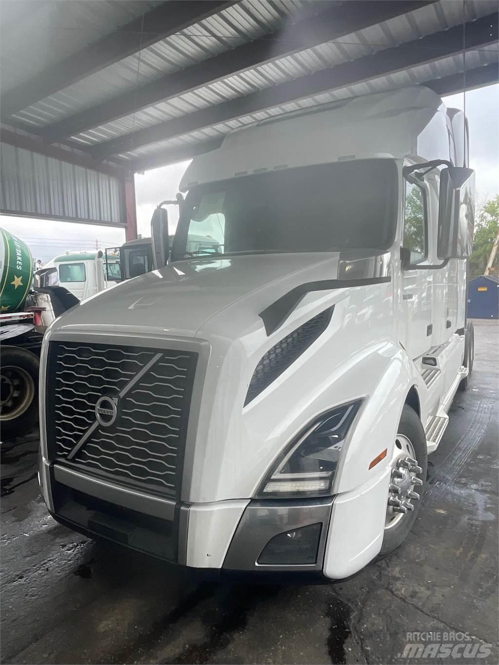 Volvo VNL64T860 Trekkers