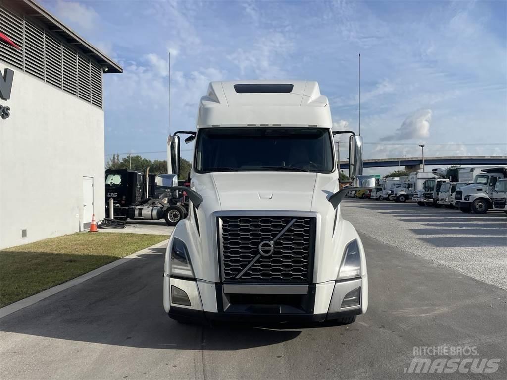 Volvo VNL64T860 Trekkers