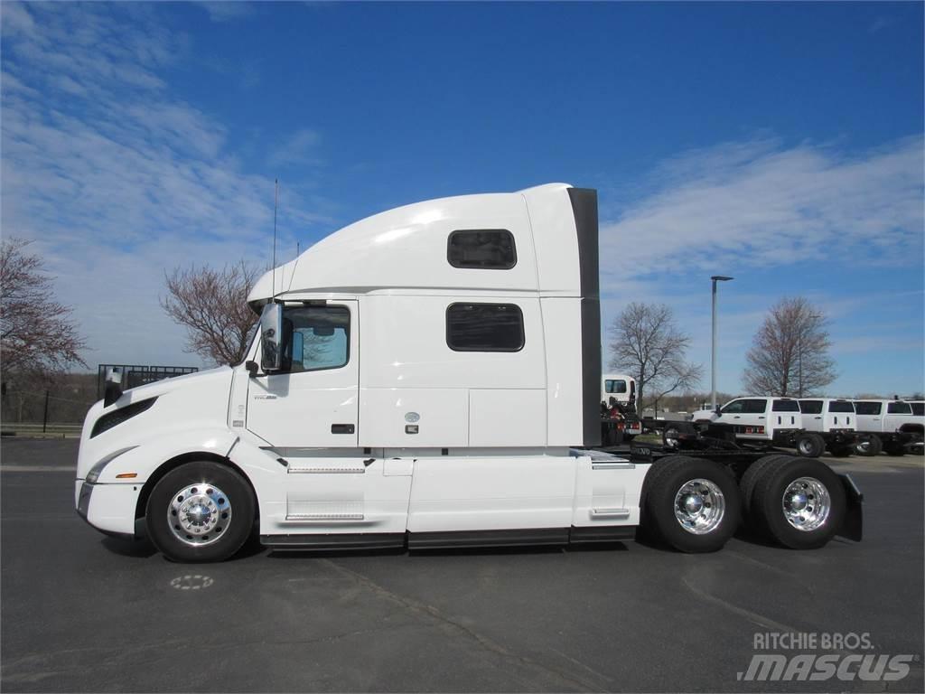 Volvo VNL64T860 Trekkers