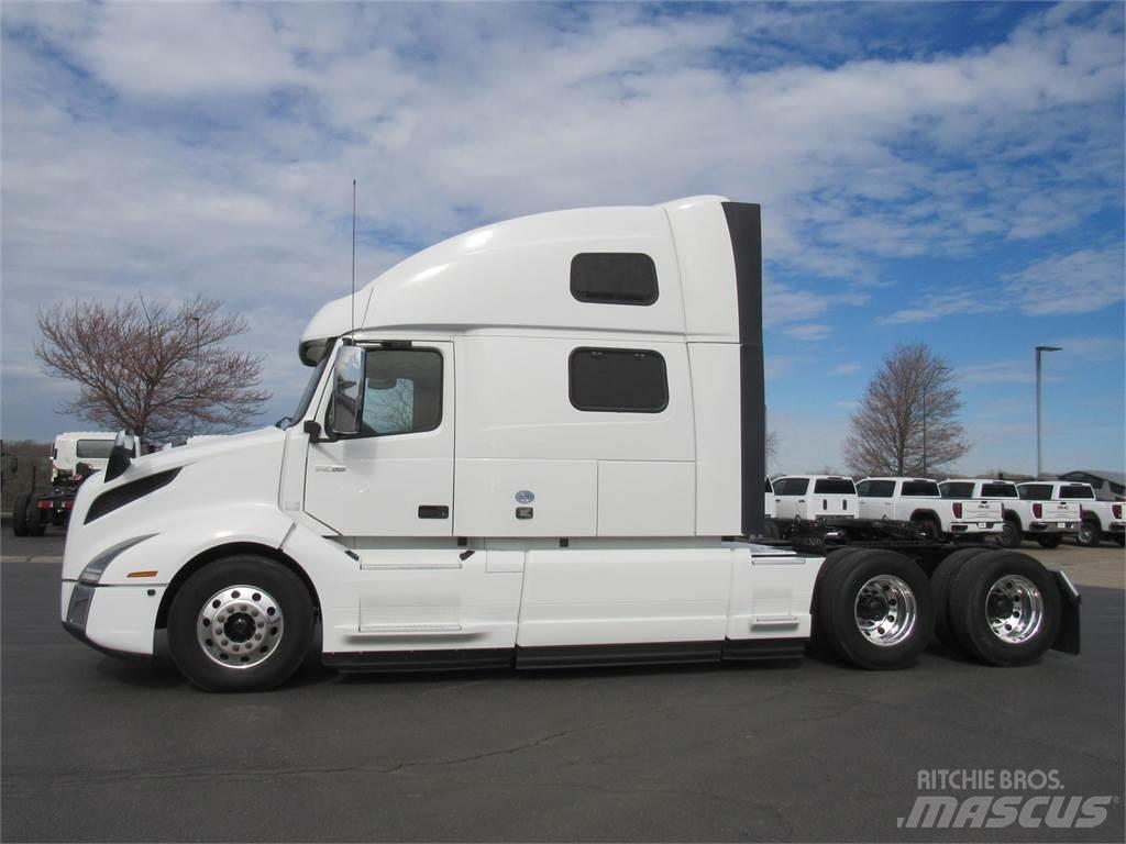 Volvo VNL64T860 Trekkers