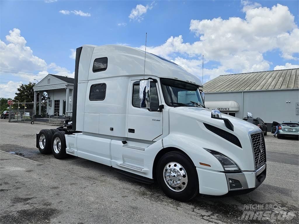 Volvo VNL64T860 Trekkers