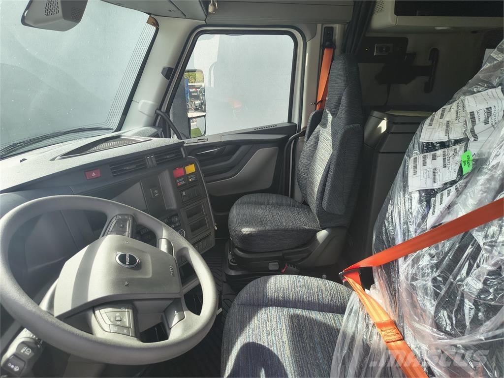 Volvo VNL64T860 Trekkers