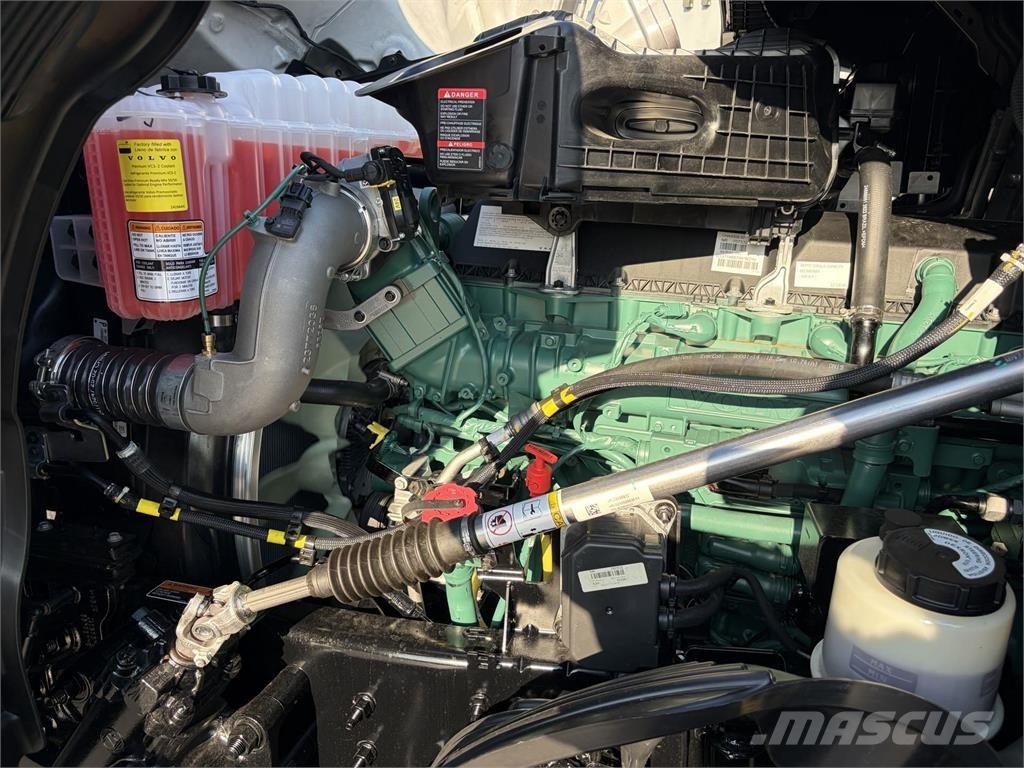 Volvo VNL64T860 Trekkers