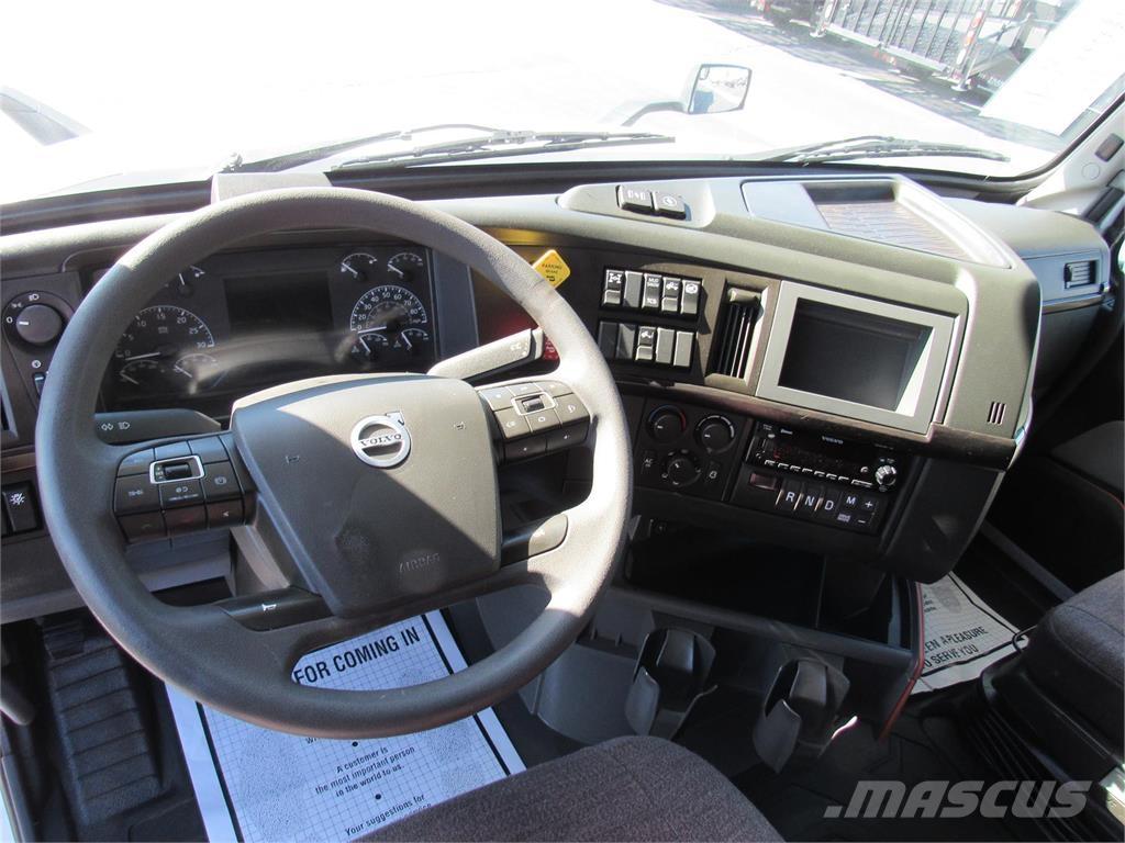 Volvo VNL64T860 Trekkers