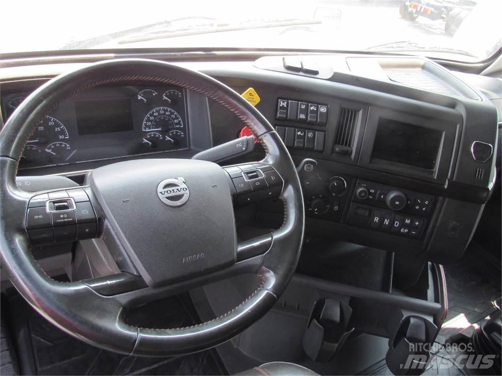 Volvo VNL860 Trekkers