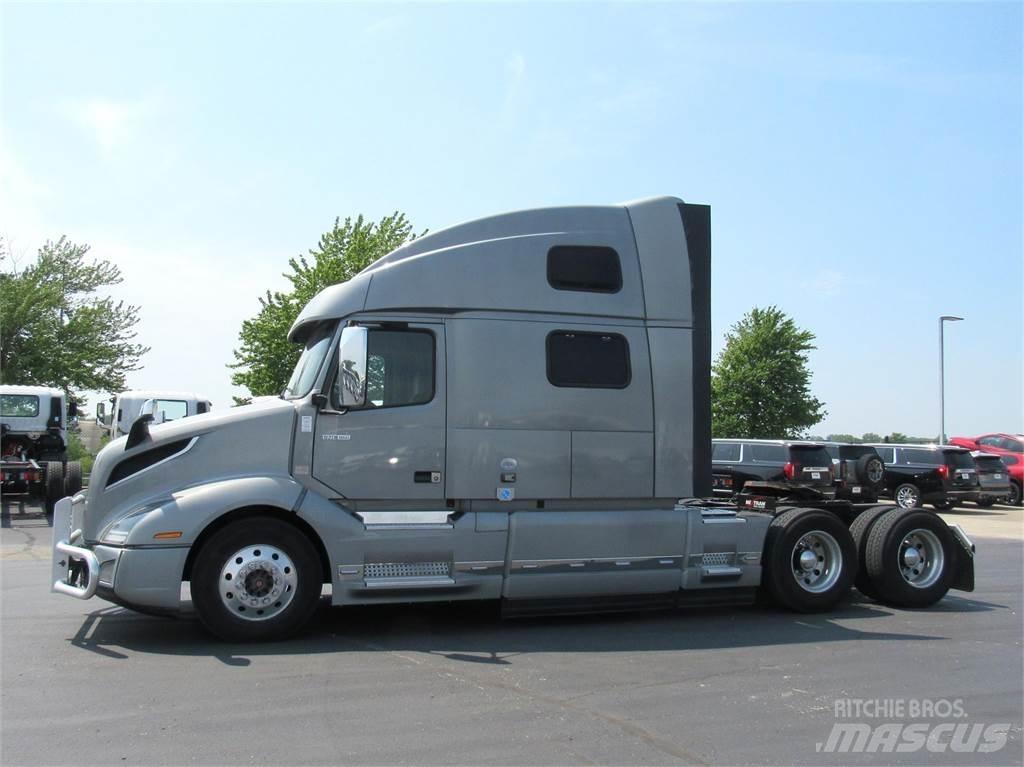 Volvo VNL860 Trekkers