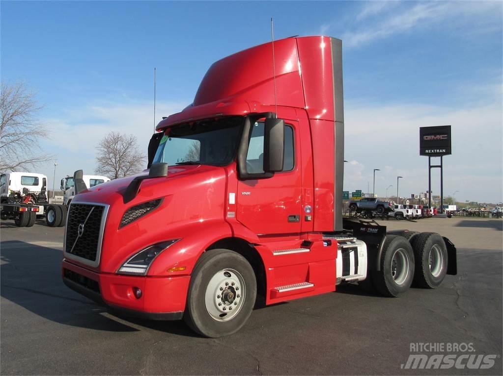 Volvo VNR64T300 Trekkers
