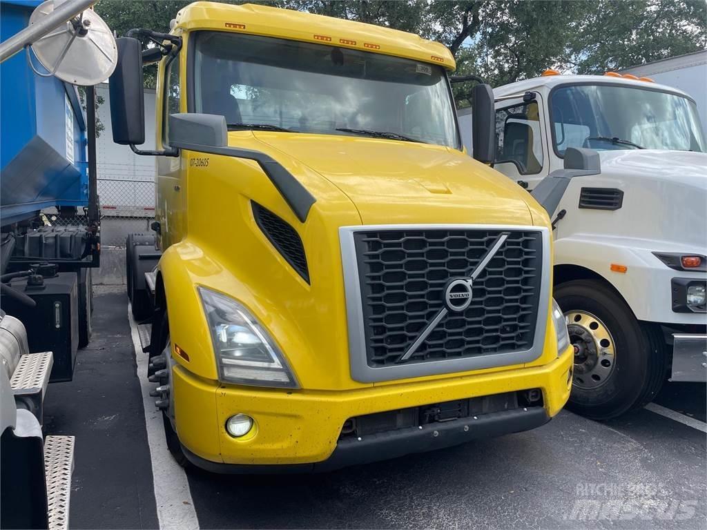 Volvo VNR64T300 Trekkers