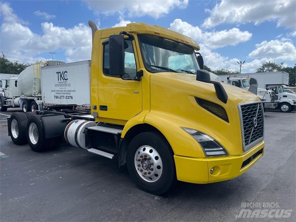 Volvo VNR64T300 Trekkers