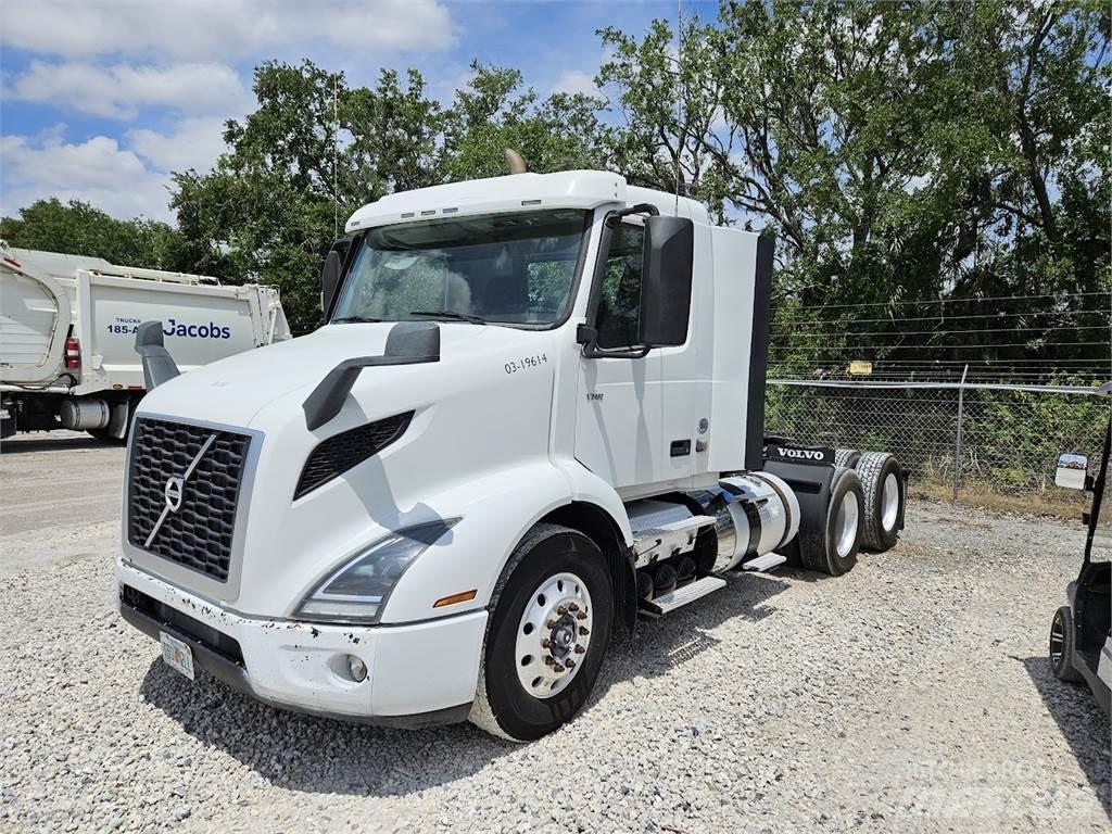 Volvo VNR64T300 Trekkers