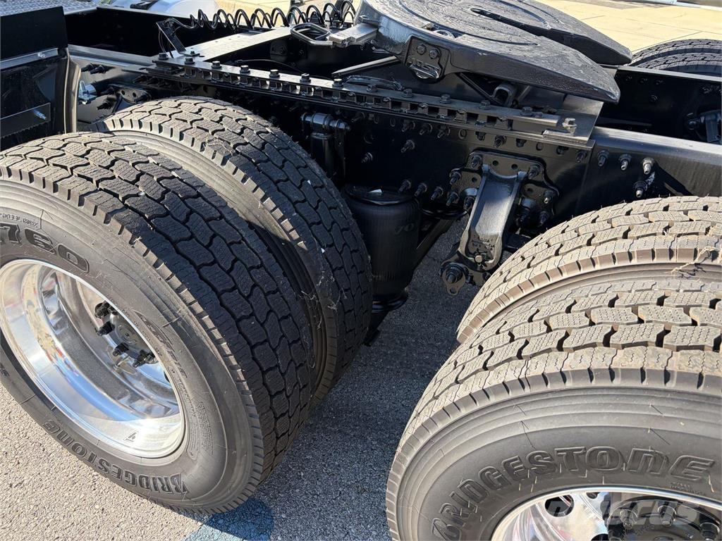 Volvo VNR64T300 Trekkers