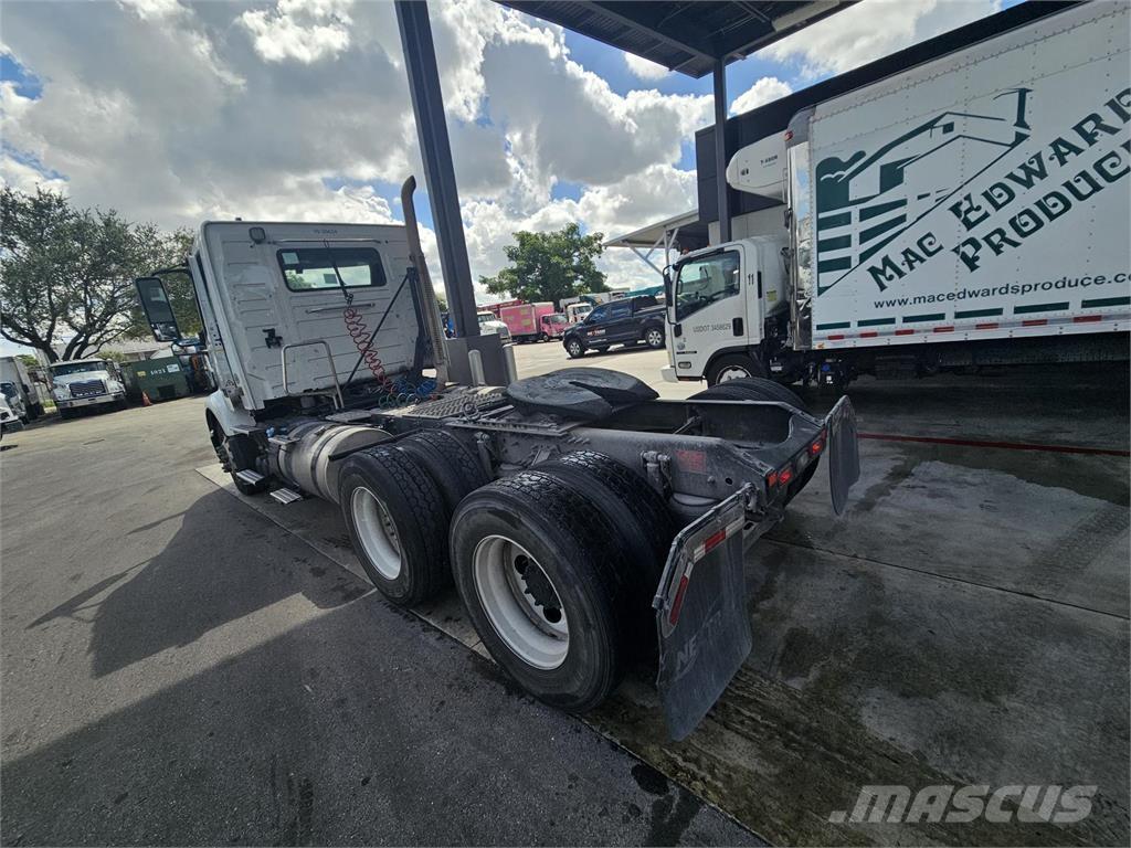 Volvo VNR64T300 Trekkers