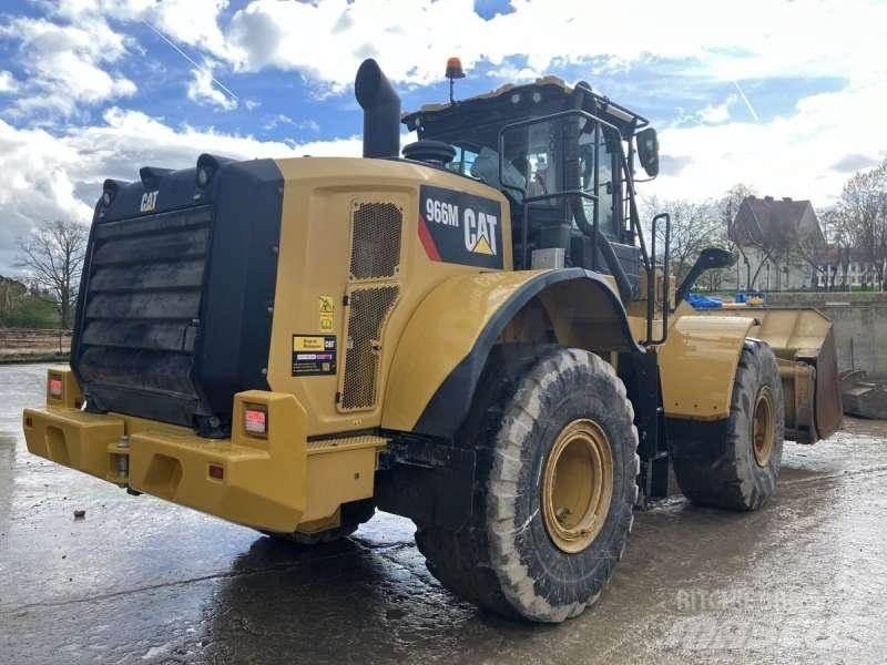 CAT 966M Wielladers