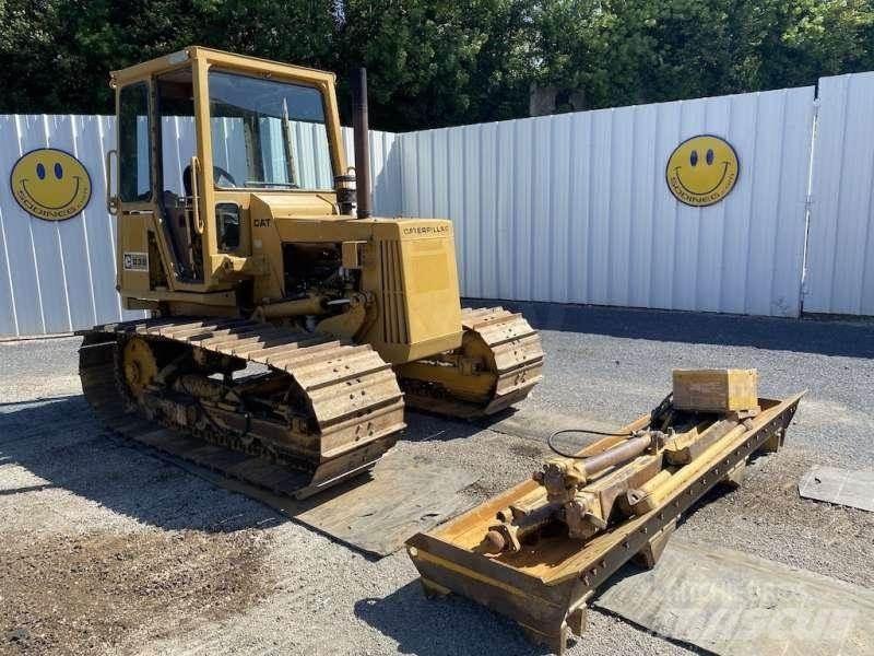 CAT D3B Rupsdozers