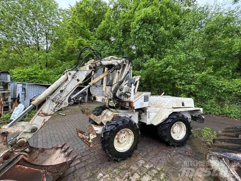 Mecalac 8CXI Wielgraafmachines
