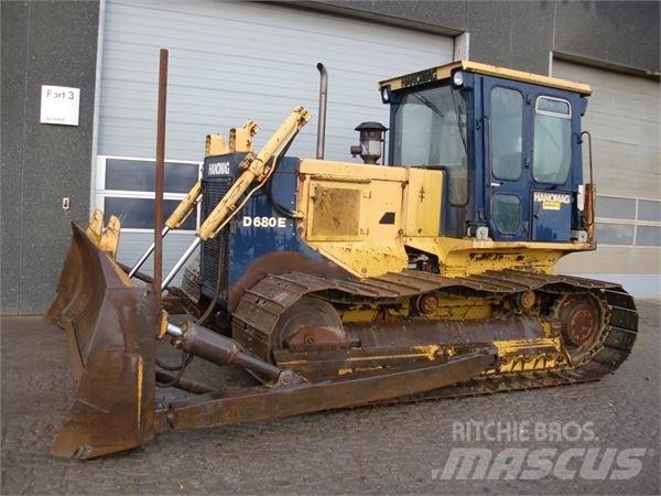 Hanomag D680E Rupsdozers