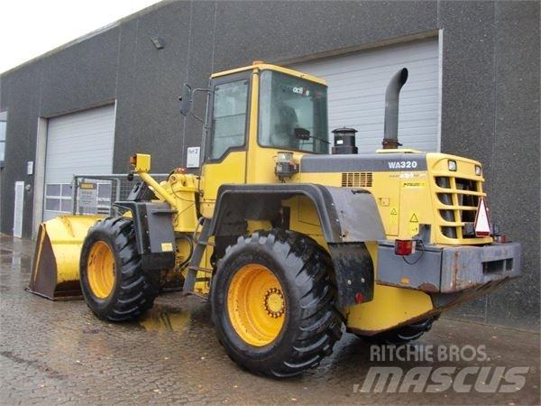 Komatsu WA320 Wielladers