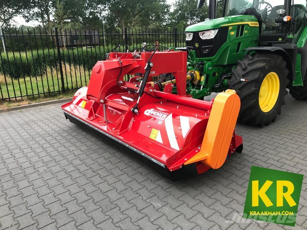 Dücker UM Klepelmaaiers